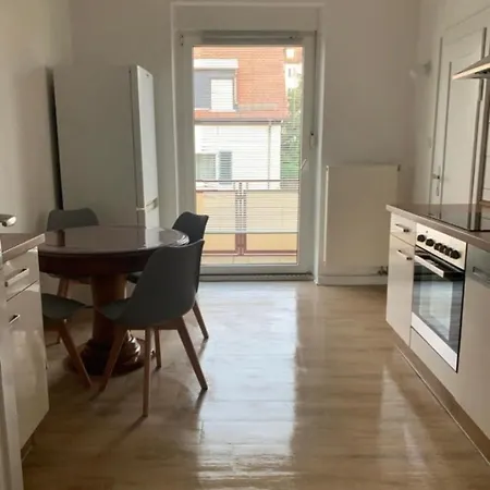 Furnished In A Shared Appartment, Ideal For Students Lejlighed